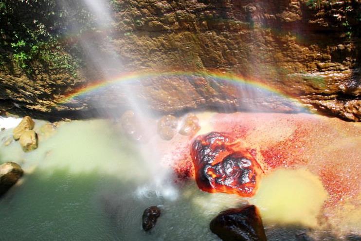 恩施大峡谷彩虹瀑布